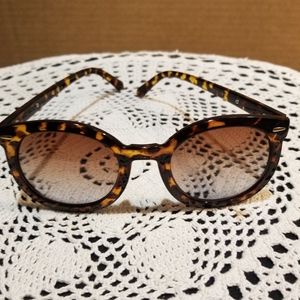 EUC J. Frances brand tortoise sunglasses